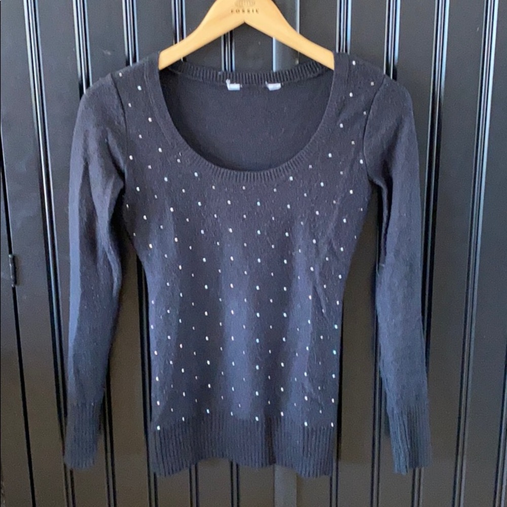 Scoop neck fitted sweater
